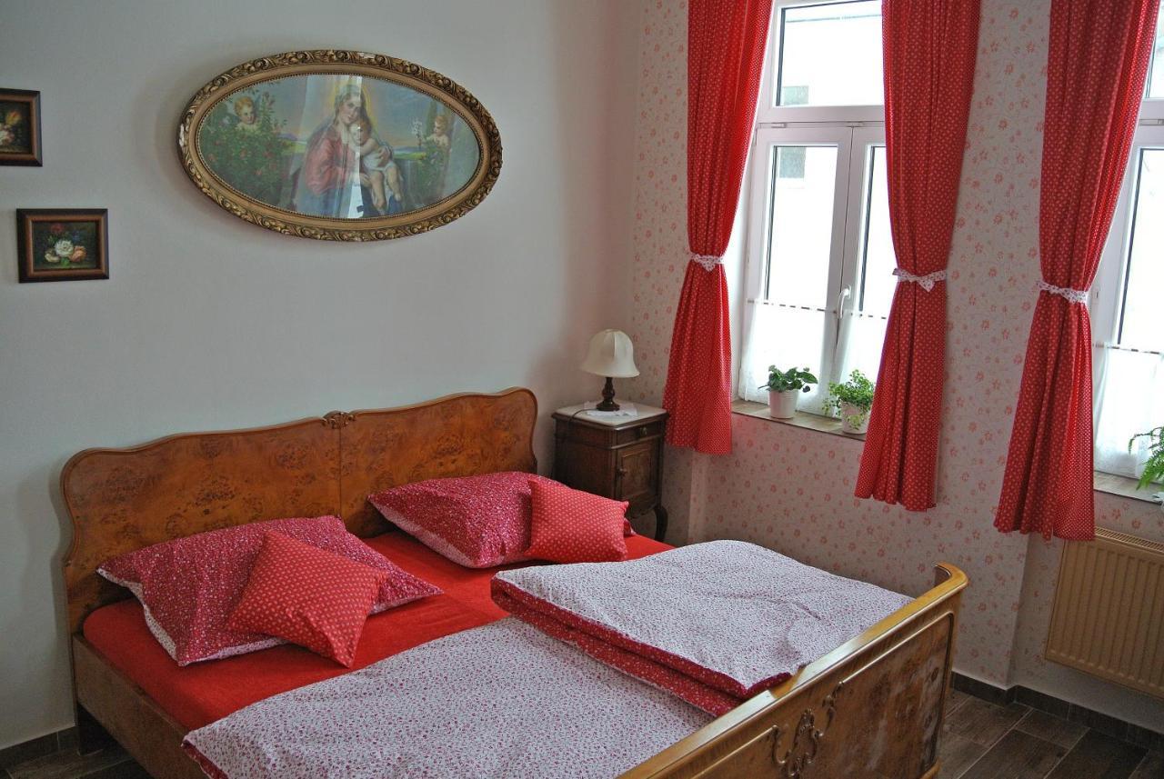 Restaurace A Penzion Ubrousku Prostri Se Nová Bystřice Zewnętrze zdjęcie